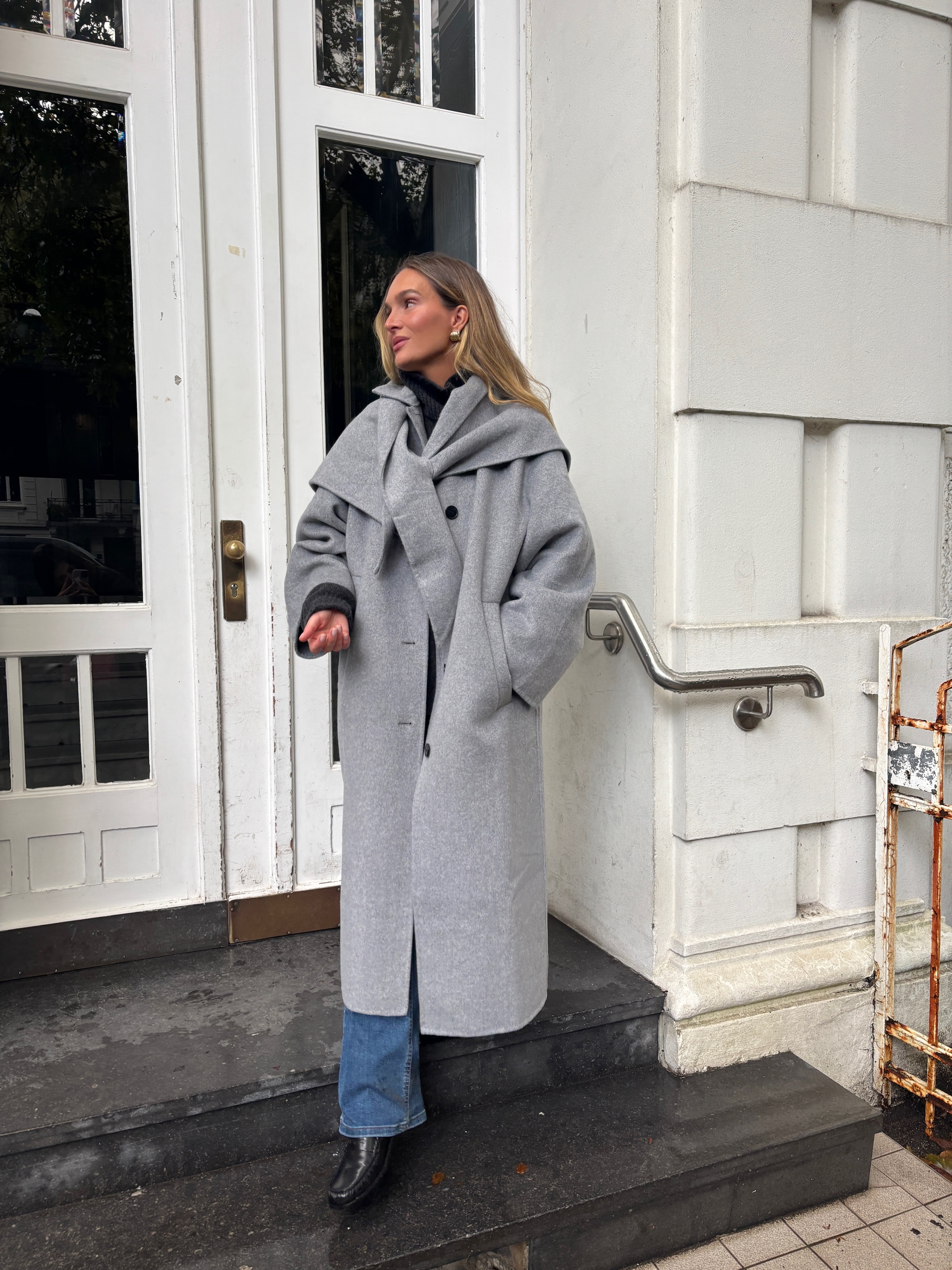 Nina - Grey Coat Look