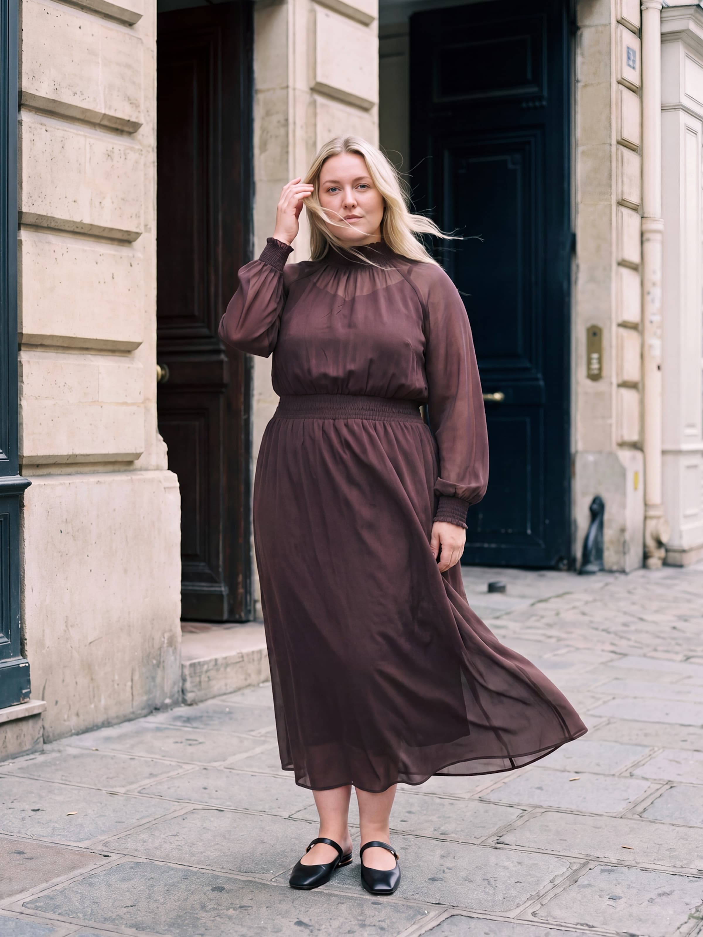 Hannah - Burgundy Maxi Dress Look