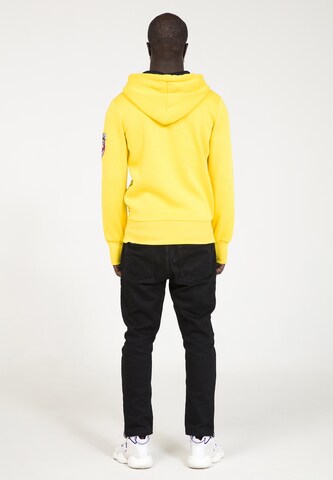 PLUS EIGHTEEN Sweatshirt in Yellow