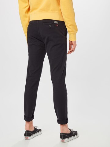 LEVI'S ® Slimfit Chinohose 'XX Chino Slim II' in Schwarz