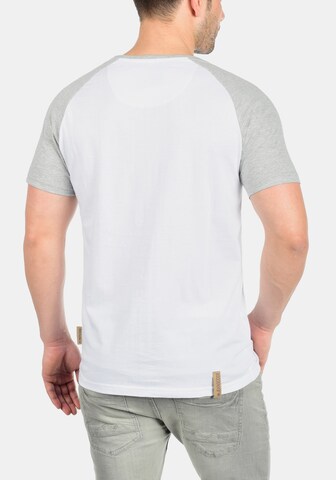 T-Shirt 'Gresham' INDICODE JEANS en blanc