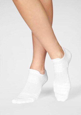 LASCANA ACTIVE Sneakersocken in Weiß