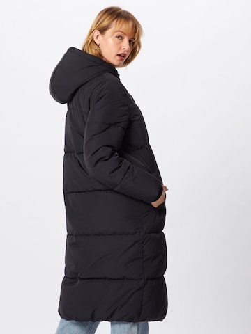 Manteau d’hiver 'Erin' ABOUT YOU en noir : derrière