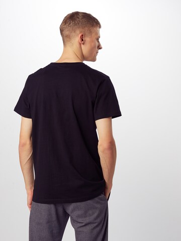 Urban Classics T-Shirt in Schwarz: zadná strana