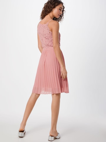 Robe de cocktail 'Grace' ABOUT YOU en rose : derrière