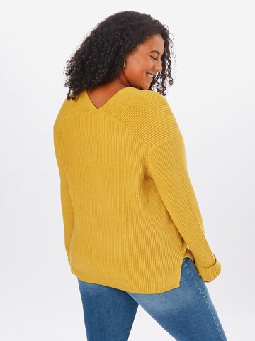 ABOUT YOU Curvy Pullover  'Tamara' in Gelb