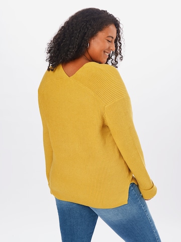 ABOUT YOU Curvy Pullover  'Tamara' in Gelb