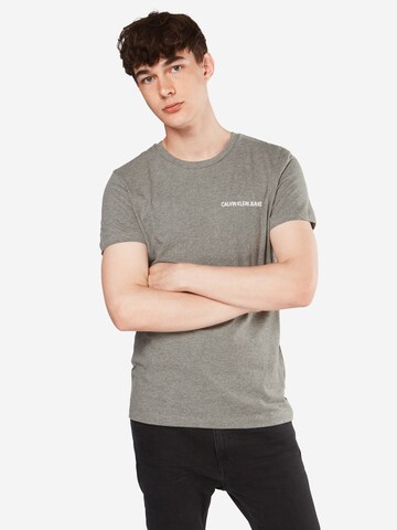 Calvin Klein Jeans Tričko – šedá: přední strana