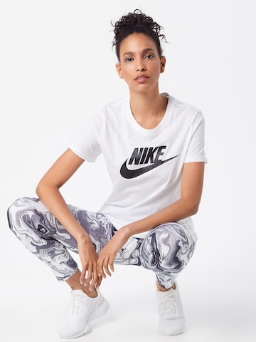 T-shirt 'Futura' Nike Sportswear en blanc