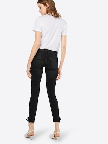 Urban Classics Skinny Jeans i svart: bakside