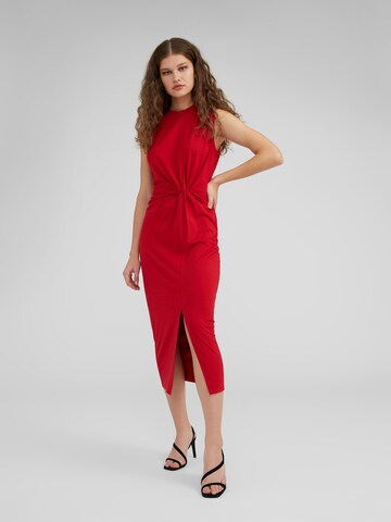 EDITED Φόρεμα σε κόκκινο: μπροστά