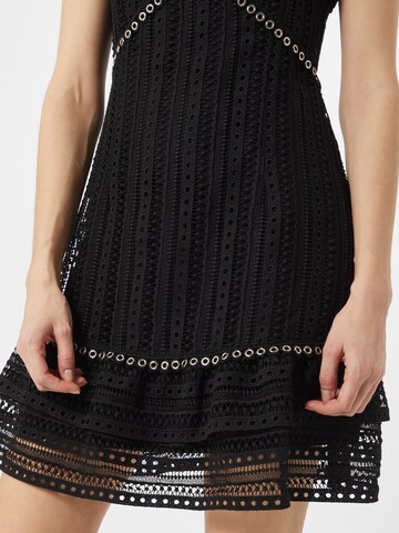 Robe de cocktail 'Leandra' GUESS en noir