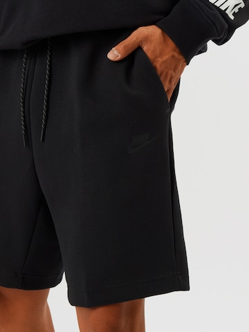 Nike Sportswear Regular Broek in Zwart