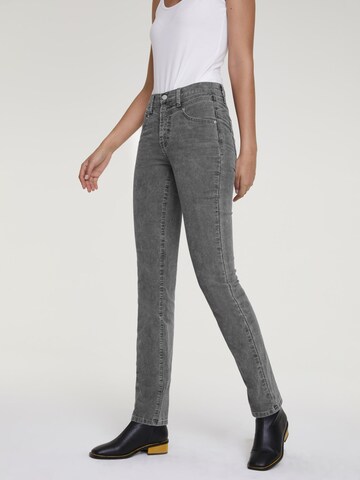 heine Regular Trousers in Grey: front