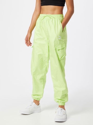 PUMA Tapered Cargobroek in Groen: voorkant