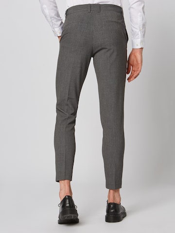 Coupe slim Pantalon à plis 'Club pants' Lindbergh en gris : derrière