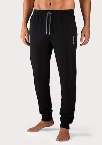 Effilé Pantalon de pyjama BENCH en noir : devant