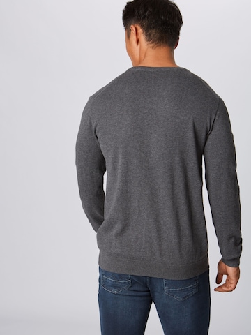 Coupe regular Pull-over ESPRIT en gris : derrière