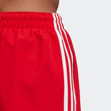 ADIDAS ORIGINALS Regular Badeshorts in Rot