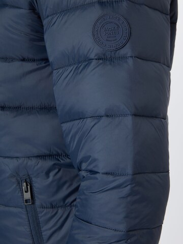 Coupe regular Veste mi-saison 'Magic' JACK & JONES en bleu