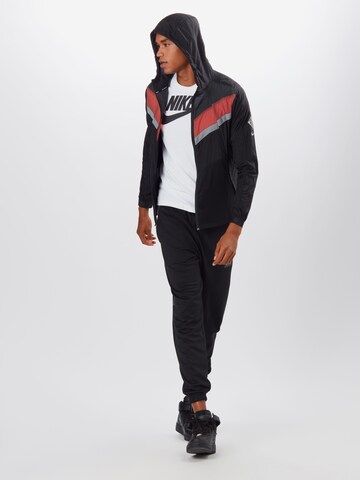 NIKE Regular Fit Sportjacke in Schwarz