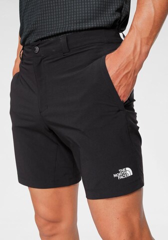 THE NORTH FACE Shorts in Schwarz: front