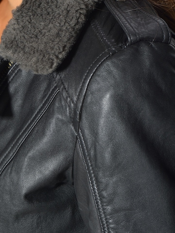 MUSTANG Between-season jacket 'Grenada' in Black