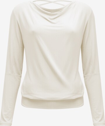 YOGISTAR.COM Performance Shirt in White: front