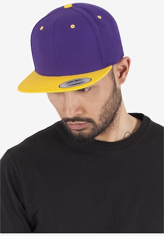 Cappello da baseball di Flexfit in lilla: frontale