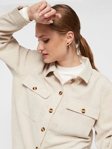 Camicia da donna di PIECES in beige: frontale