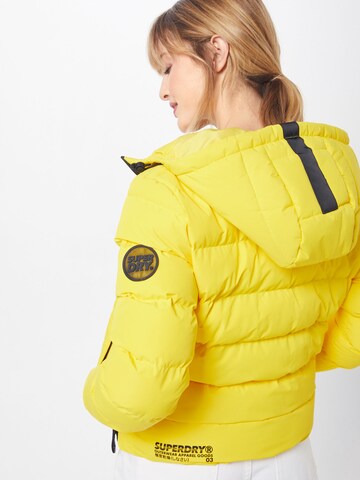 Geacă de iarnă 'Spirit' de la Superdry pe galben: spate