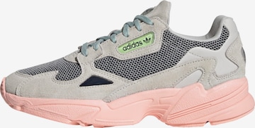 Baskets basses 'Falcon' ADIDAS ORIGINALS en gris : devant