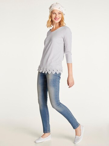 SHEEGO Slimfit Jeans in Blau