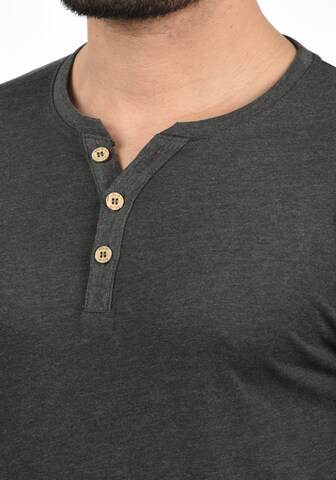 T-Shirt 'Volker' !Solid en gris