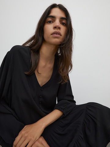 Robe-chemise 'Eileen' EDITED en noir
