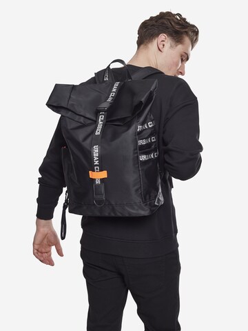 Urban Classics Rucksack in Schwarz: predná strana