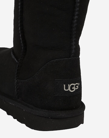 UGG حذاء للثلج بلون أسود