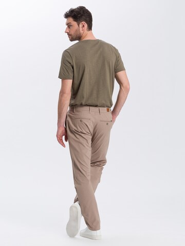 Cross Jeans Tapered Hosen in Beige