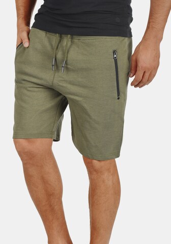 Regular Pantalon 'Taras' !Solid en vert : devant