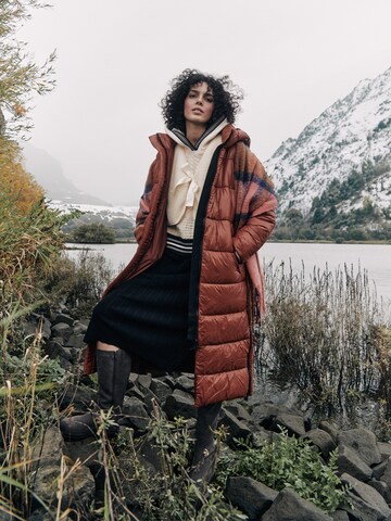 Auburn Puffer Layering Look