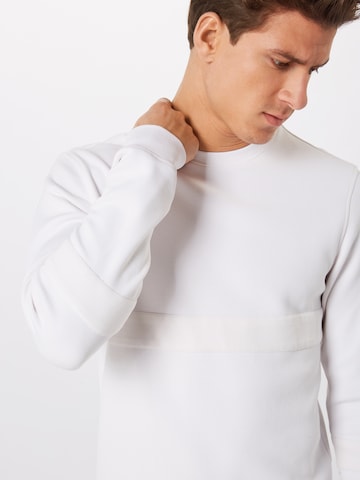 Sweat-shirt Urban Classics en blanc