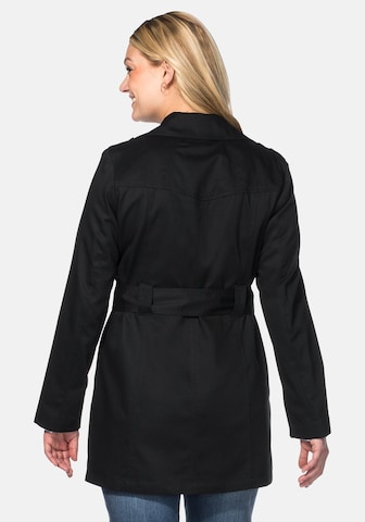 SHEEGO Trenchcoat in Schwarz