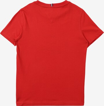 T-Shirt 'Essential Graphic' TOMMY HILFIGER en rouge : derrière