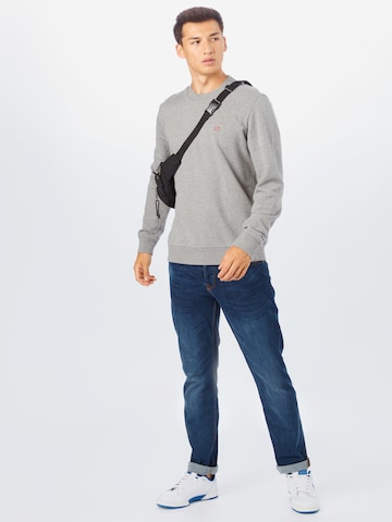 NAPAPIJRI Regular Fit Sweatshirt 'Balis' in Grau