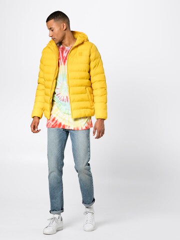 Giacca invernale 'BASIC BUBBLE' di Urban Classics in giallo