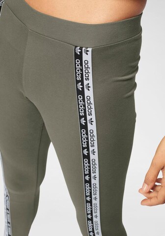 Skinny Leggings ADIDAS ORIGINALS en vert