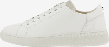 Baskets basses BULLBOXER en blanc