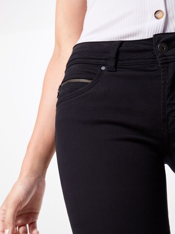 Coupe slim Jean 'NEW BROOKE' Pepe Jeans en noir