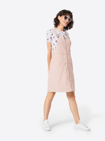 Salopetă rochie scurtă de la Urban Classics pe roz