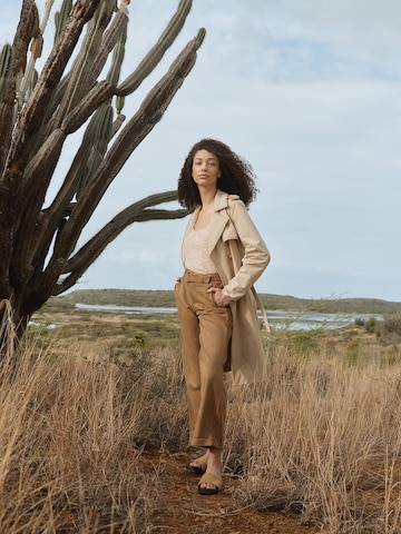 Earthy Between Season Look